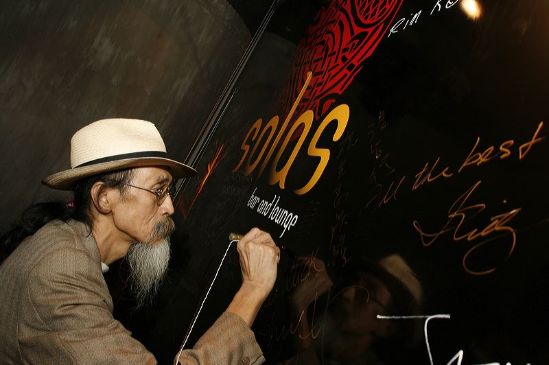 Solas Opening New Lounge Bar in Hong Kong Wyndham Street Below Dragon-I coolio…